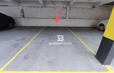 Pitangueiras- garagem demarcada no calçadão próximo ´à faculdade dom domêminico.