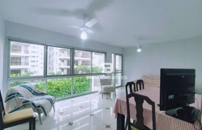 Pitangueiras- uma quadra da praia , localização espetacular , garagem no prédio.