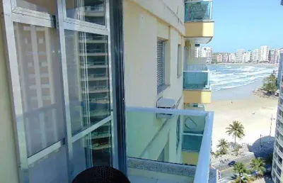 Pitangueiras, 40 metros da praia, vista maravilhosa ao mar, *lindo apto todo reformado top de linha*, local nobre.