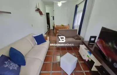 Pitangueiras- uma quadra da praia , localização espetacular , garagem no prédio.