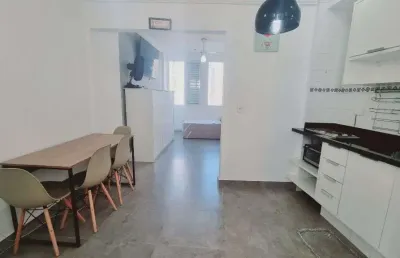 Pitangueiras- calçadão com vista mar , localização privilegiada, totalmente reformada.