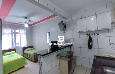 Pitangueiras- uma quadra da praia , localização espetacular .