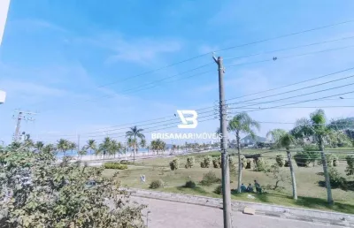 Enseada- na quadra da praia , magnífica casa impecável , 04 vagas de garagem.
