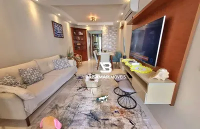 Pitangueiras- duas quadras da praia , totalmente reformado e decorado, 02 vagas de garagem no prédio.
