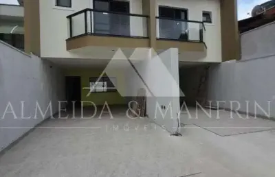 Sobrado com 3 dormitórios, 1 suíte com closet e amplo quintal gourmet!