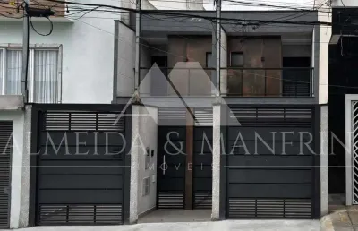 Sobrado novo à venda com 3 suítes, 2 vagas e espaço gourmet