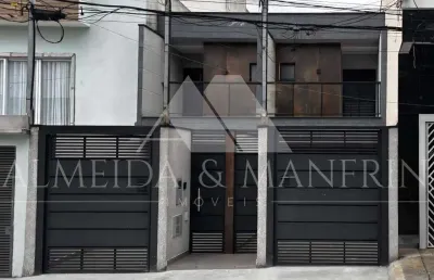Sobrado novo à venda com 3 suítes, 2 vagas e espaço gourmet