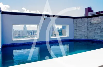 Cobertura com piscina privativa no caminho das árvores