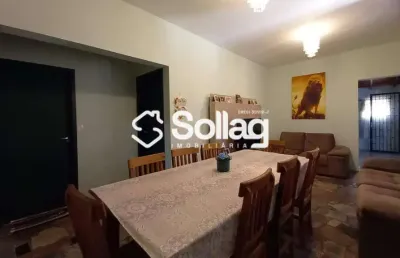 Casa á venda no bairro caixa d' água em vinhedo, interior de são paulo.