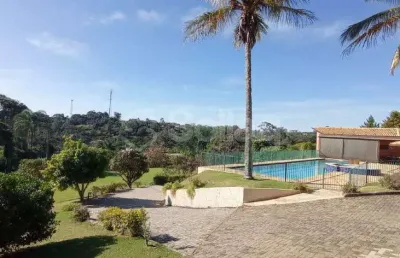 Linda casa à venda no condomínio santa fé a 15 minutos de escolas e do comércio em geral.