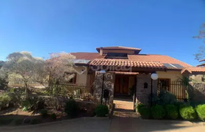 Casa á venda no condomínio chácaras do lago, em vinhedo, interior de são paulo.