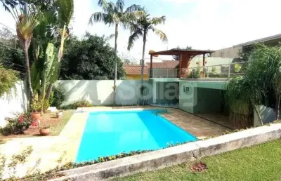 Casa para alugar no condomínio marambaia em vinhedo - sp com muito verde, clube, pista de caminhada, portarias com segurança 24 horas,.