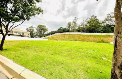 Terreno plano em condomínio fechado na cidade de vinhedo, interior de são paulo.