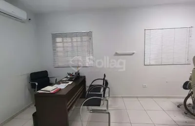 Sala comercial para alugar no centro de vinhedo, ideal para profissionais da saúde.