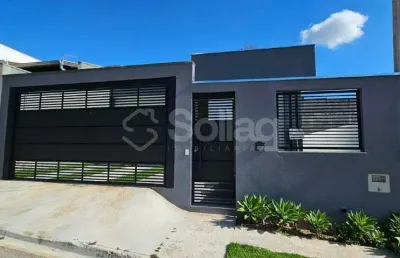 Casa térrea nova para comprar com três quartos sendo uma suíte na cidade de vinhedo - sp
