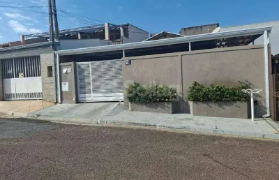 Casa para comprar térrea em bairro próximo de escolas e do comércio em geral.