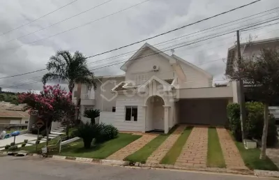 Casa em condomínio para alugar em vinhedo, com 03 quartos sendo 01 suíte.