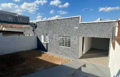 Casa térrea, em bairro, para alugar com 03 quartos em vinhedo.