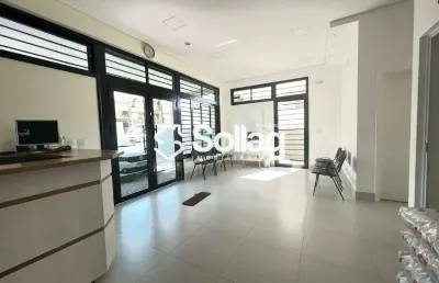 Salão para alugar em vinhedo, ideal para clinicas, com 4 salas para atendimentos e espaço de recepção.