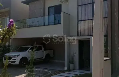 Casa para alugar com 4 suites, com armarios, escritorio e piscina em vinhedo sp