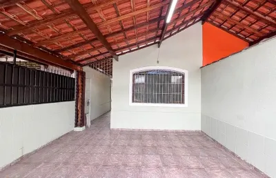 Casa geminada aconchegante no caiçara: ideal para você