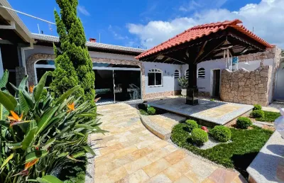 Linda casa de alto padrão mobiliada – pronta para morar!
