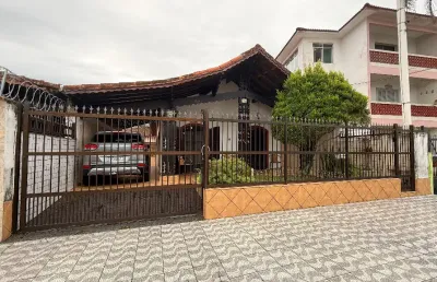 Casa com 4 quartos à venda no solemar, praia grande , 165 m2 por r$ 750.000