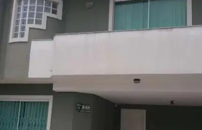 Casa em condomínio fechado com 4 quartos para alugar na rua blasco ibánez, 52, jardim das américas, curitiba, 240 m2 por r$ 5.100