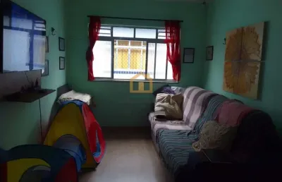 Apartamento padrão,  02 dormitórios amplos com armários embutidos.