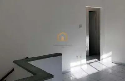 Apartamento padrão,  com dois dormitórios bem distribuídos, uma sala ampla.