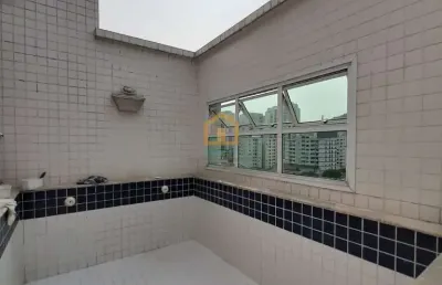 Apartamento cobertura duplex, 3 dormitórios amplos, sendo 1 suíte com closet.