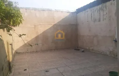 Casa sobrado  reformado na vila mathias – santos/sp