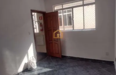 Apartamento de frente - primeiro andar 2 dormitórios..