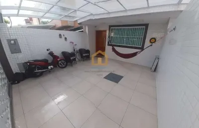 Casa espetacular com piscina e 3 suítes – perfeita para sua família! ✨