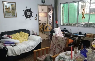 Casa com 4 quartos à venda na Rua Espírito Santo, Vila Valença, São Vicente