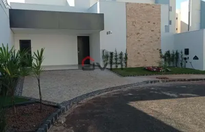 Casa com 3 quartos à venda no Jardim Holanda, Uberlândia 