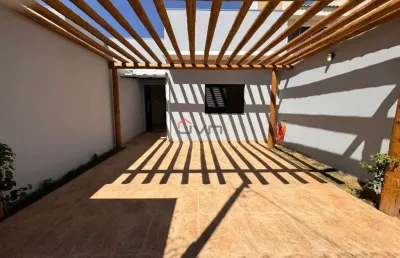 Casa com 3 quartos à venda no Novo Mundo, Uberlândia 