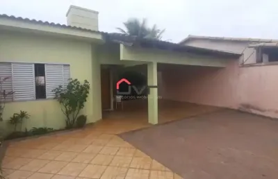 Casa com 3 quartos à venda no Osvaldo Rezende, Uberlândia 