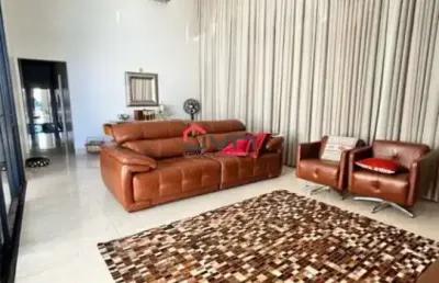 Casa com 3 quartos à venda no Jardim Botânico, Uberlândia 