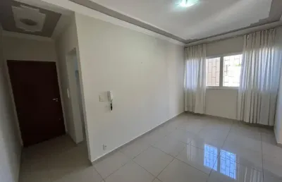 Apartamento com 2 quartos para alugar no Conjunto Segismundo Pereira, Uberlândia 