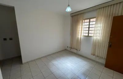Apartamento com 2 quartos para alugar no Santa Mônica, Uberlândia 