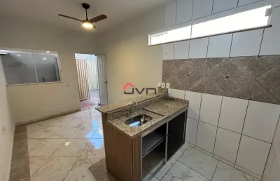 Casa com 2 quartos à venda na Rua Ricardo Naves Gonçalves, 100, Novo Mundo, Uberlândia