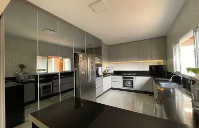 Casa com 3 quartos à venda na Rua Ciro da Rocha Leite, 25, Jardim Shangri la, Londrina