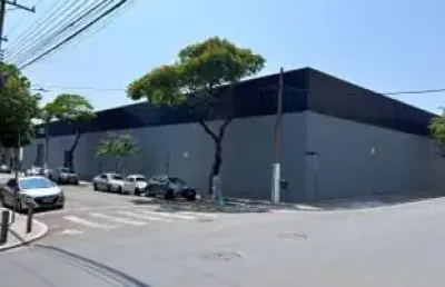 Imóvel de grande porte no cambuci – 3.000m² de terreno e 3.300m² construídos | ideal para grandes operações ou incorporação
