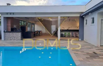 Casa 2 dormitórios sendo uma suíte condomínio fechado