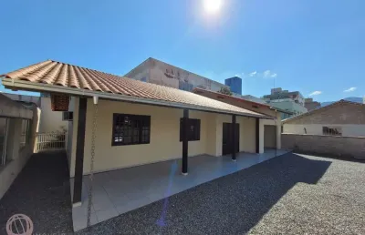 Casa com 2 quartos para alugar no centro, jaraguá do sul , 131 m2 por r$ 3.200
