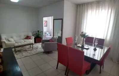 Excelente área privativa com quase 200m² construídos, prédio individual com elevador próxima de todo tipo de comércio oportunidade!!