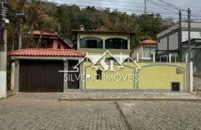 Casa com 4 quartos para alugar no Corrêas, Petrópolis 