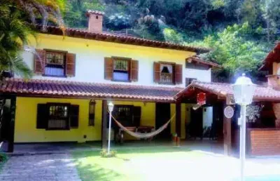 Casa com 4 quartos para alugar no Araras, Petrópolis 