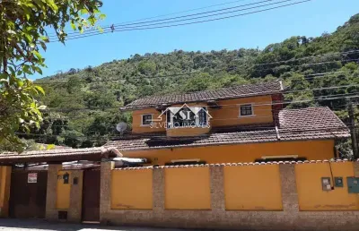 Casa com 4 quartos para alugar no Pedro do Rio, Petrópolis 